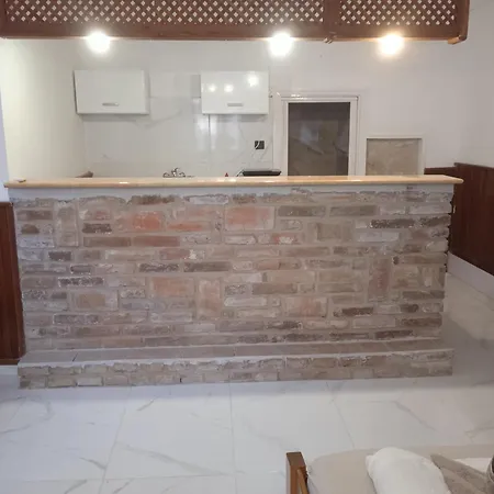 R4 Rolleder Apartman-haz Διαμέρισμα