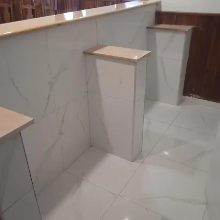 Apartment R4 Rolleder Apartman-haz