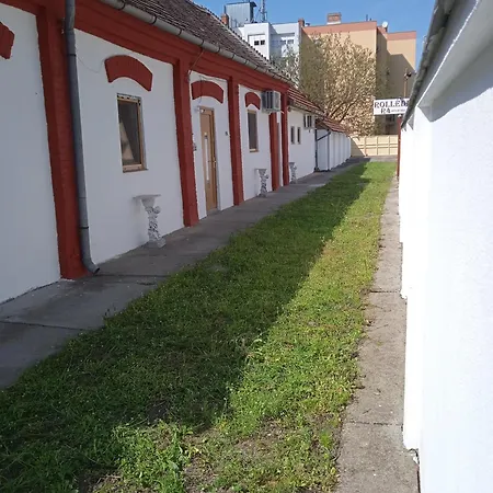 R4 Rolleder Apartman-haz Siklós