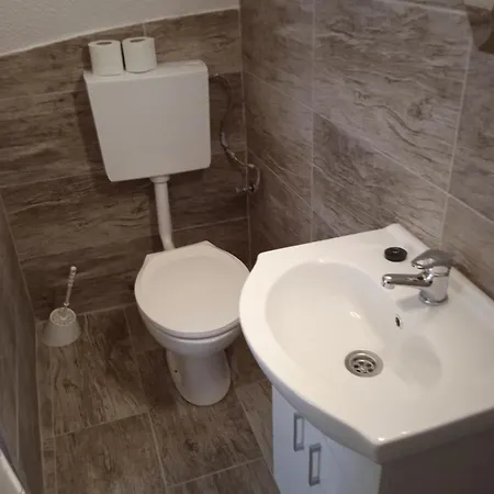 R4 Rolleder Apartman-haz Διαμέρισμα