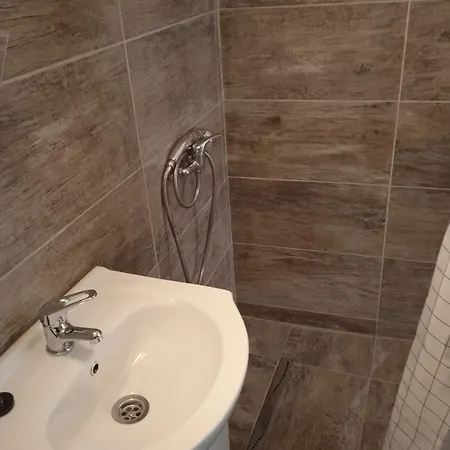 R4 Rolleder Apartman-haz