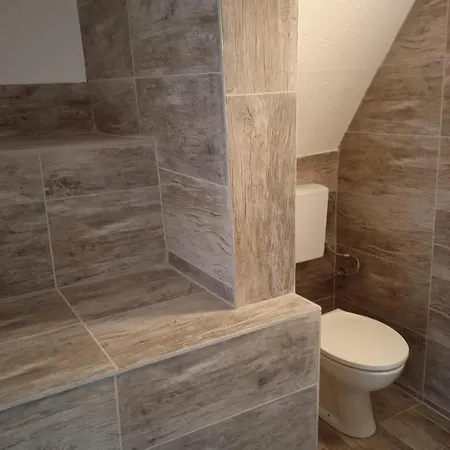 Apartment R4 Rolleder Apartman-haz