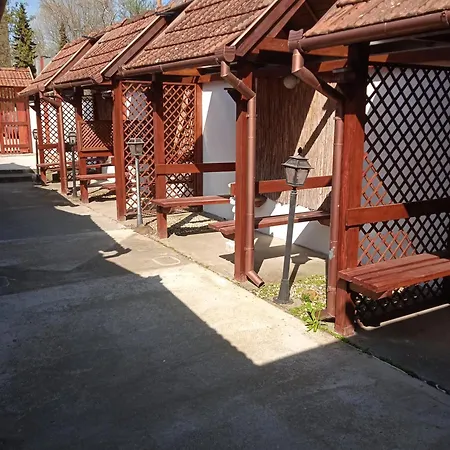 R4 Rolleder Apartman-haz Apartment *
