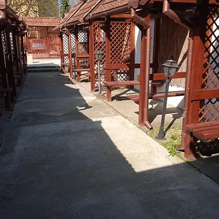 R4 Rolleder Apartman-haz Apartment Siklos