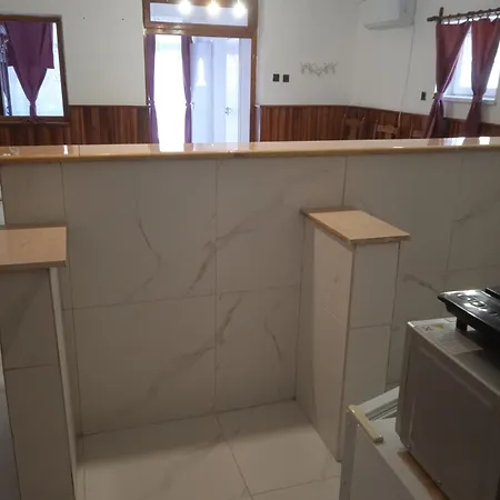 R4 Rolleder Apartman-haz Apartment Siklos