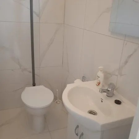 Apartment R4 Rolleder Apartman-haz *