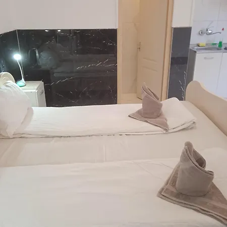 R4 Rolleder Apartman-haz Διαμέρισμα