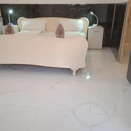 Διαμέρισμα R4 Rolleder Apartman-haz