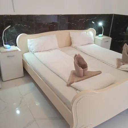 Apartment R4 Rolleder Apartman-haz