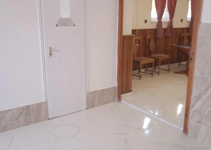 R4 Rolleder Apartman-haz Siklós