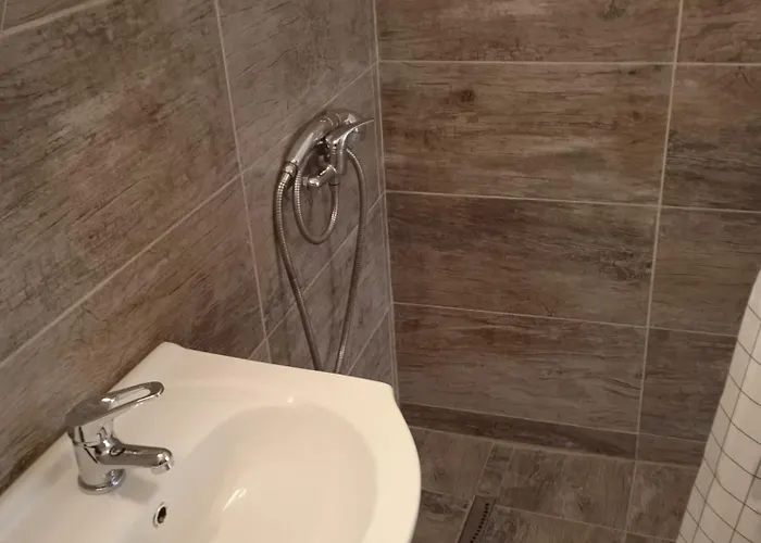 R4 Rolleder Apartman-haz