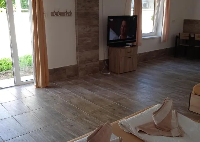 R4 Rolleder Apartman-haz Siklós